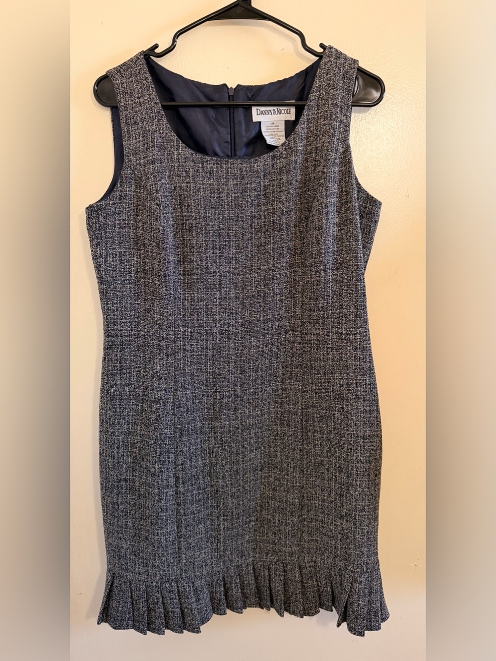 Danny & Nicole Women’s Gray Tweed Sleeveless Sheath Dress Size 12P